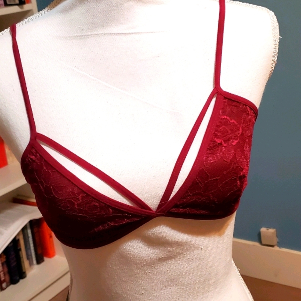 NWT Burgundy sexy soft unline Bando